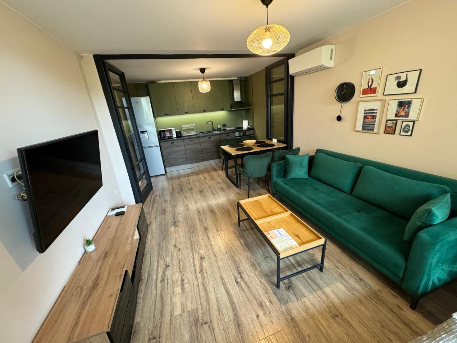 Lovely 1 Bedroom Apartment In The Heart Of Varna Ngoại thất bức ảnh