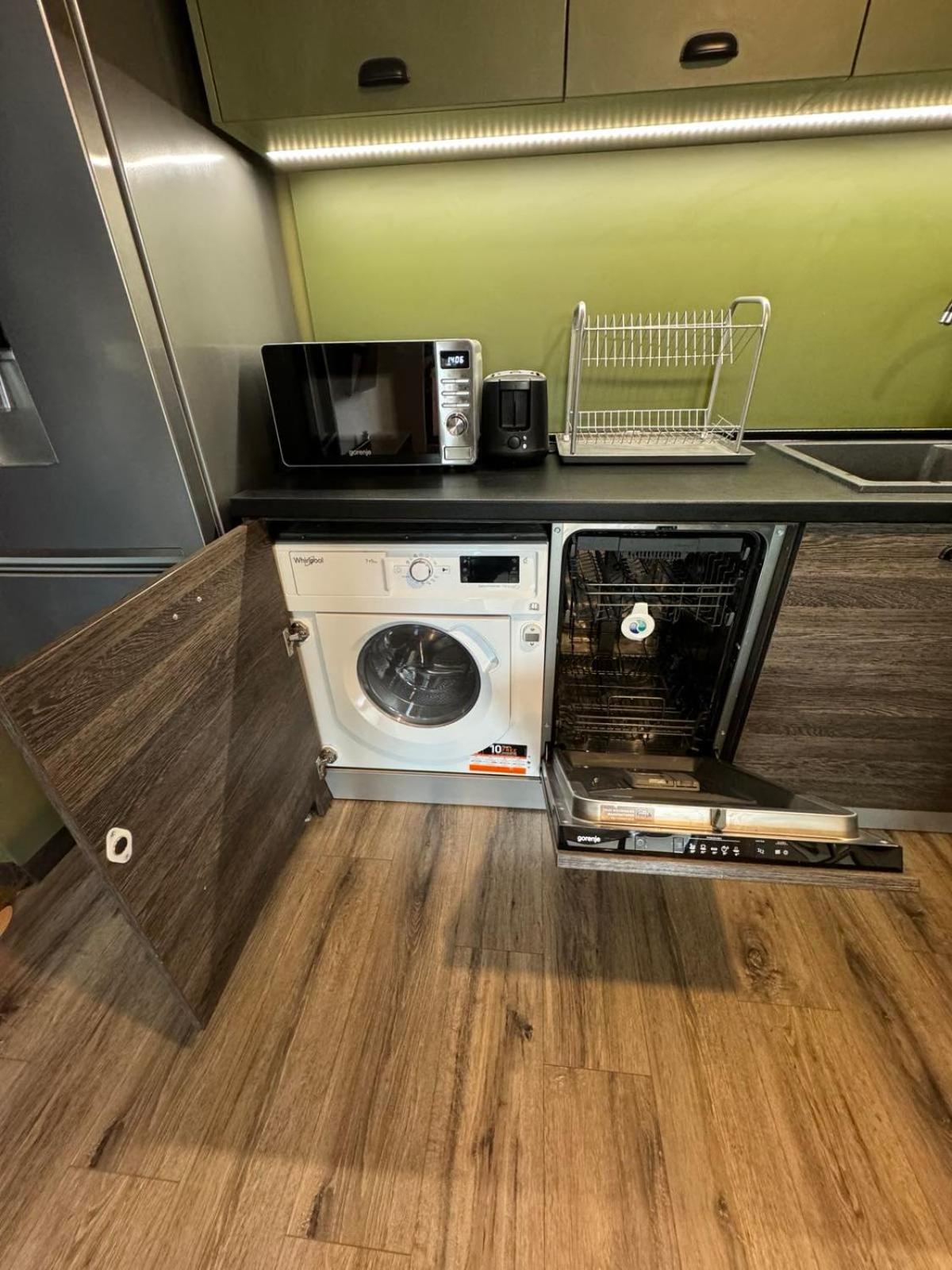 Lovely 1 Bedroom Apartment In The Heart Of Varna Ngoại thất bức ảnh