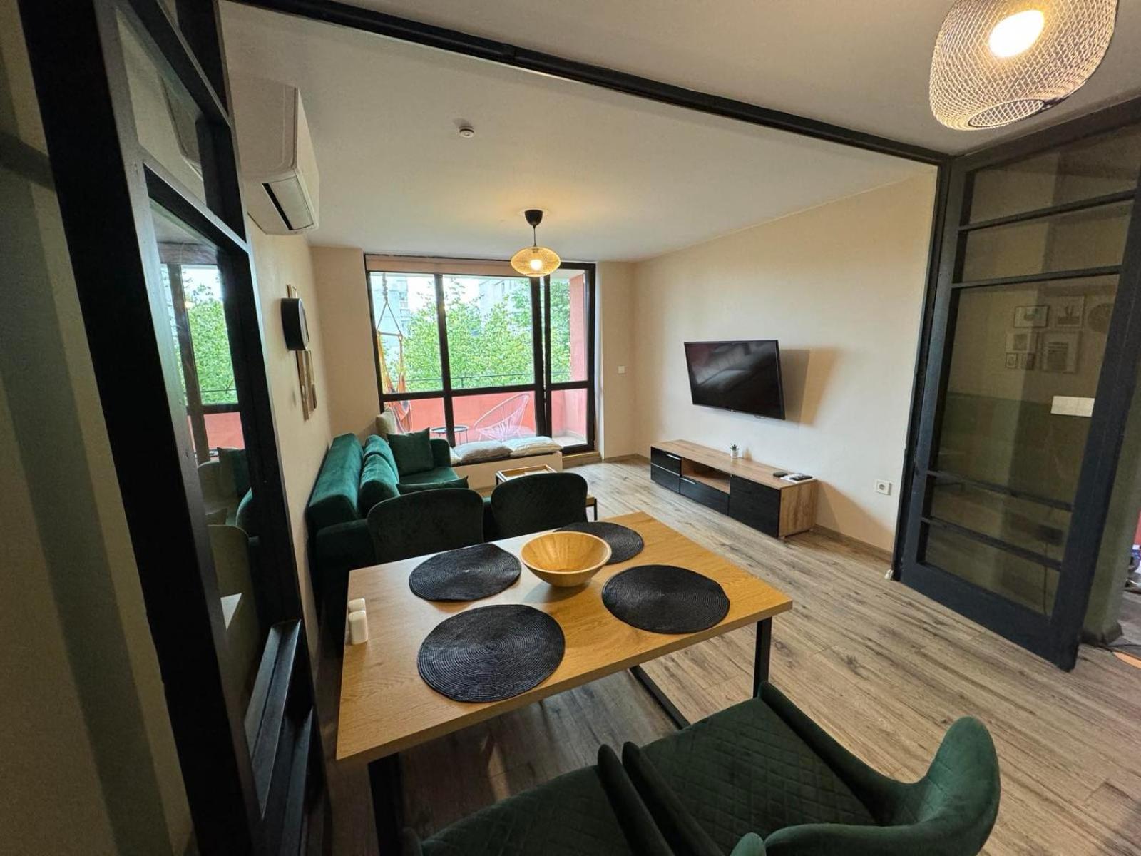 Lovely 1 Bedroom Apartment In The Heart Of Varna Ngoại thất bức ảnh