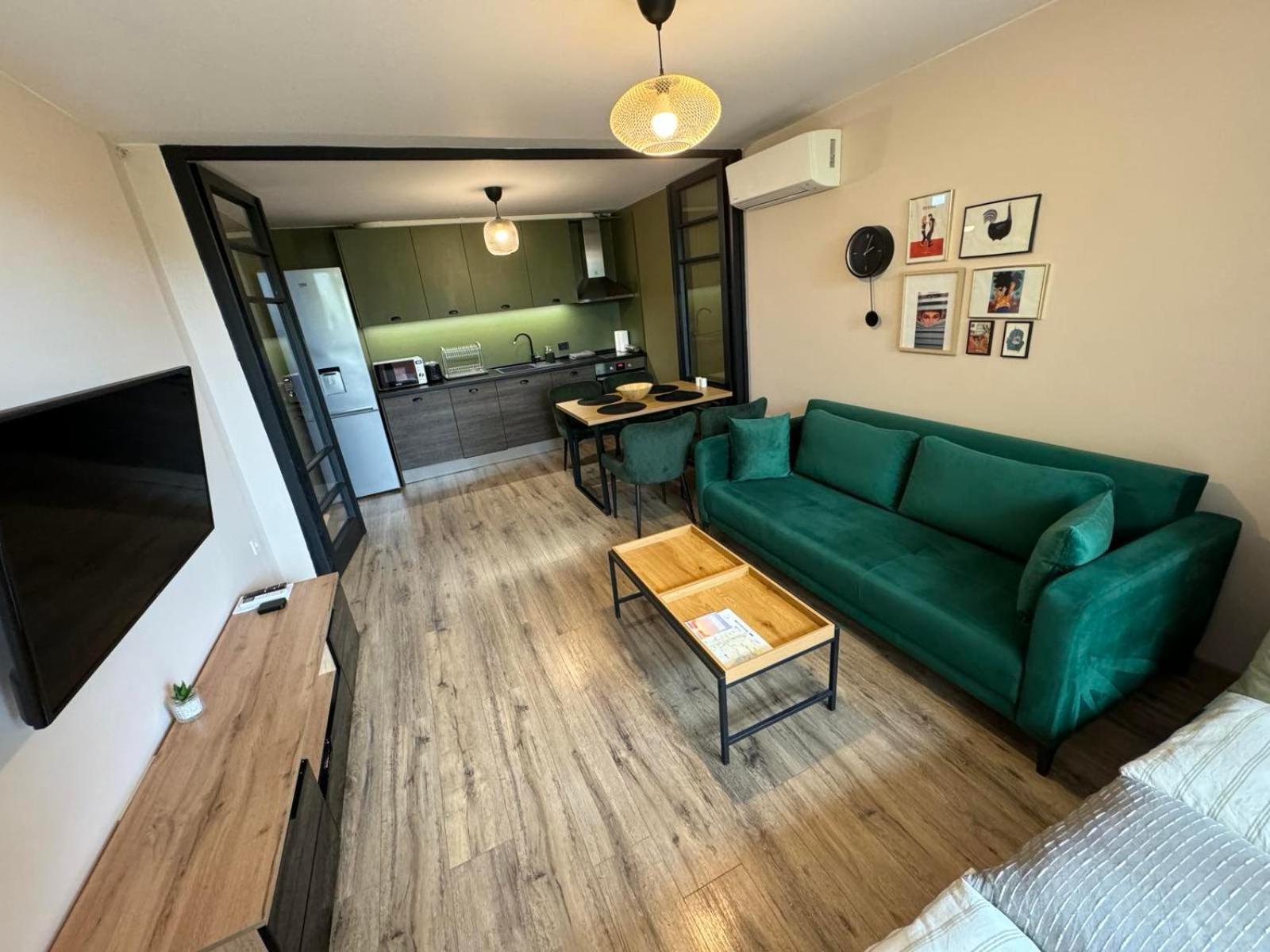 Lovely 1 Bedroom Apartment In The Heart Of Varna Ngoại thất bức ảnh